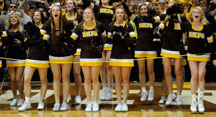 Valparaiso-cheerleaders.jpg